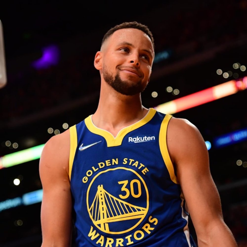 对手中卫外 对手中卫外